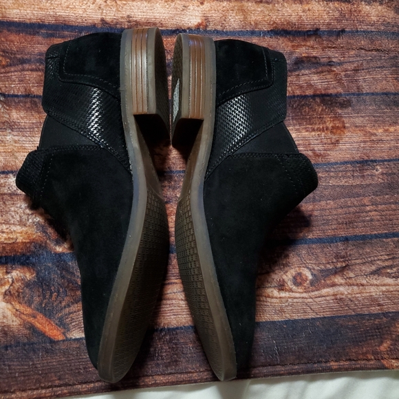 Clarks Booties - Picture 3 of 10